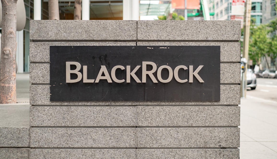BlackRock стартира буферен борсово търгуван фонд който се стреми да