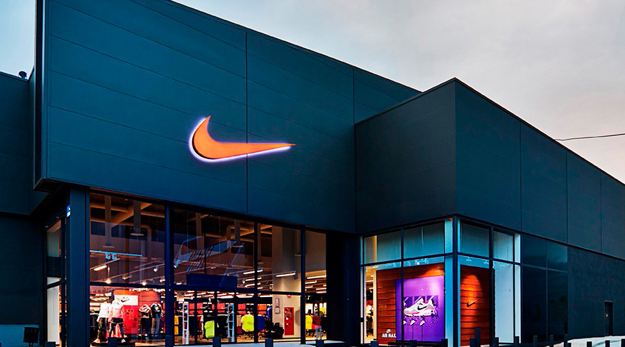 Акциите на Nike Inc потънаха след като най голямата компания